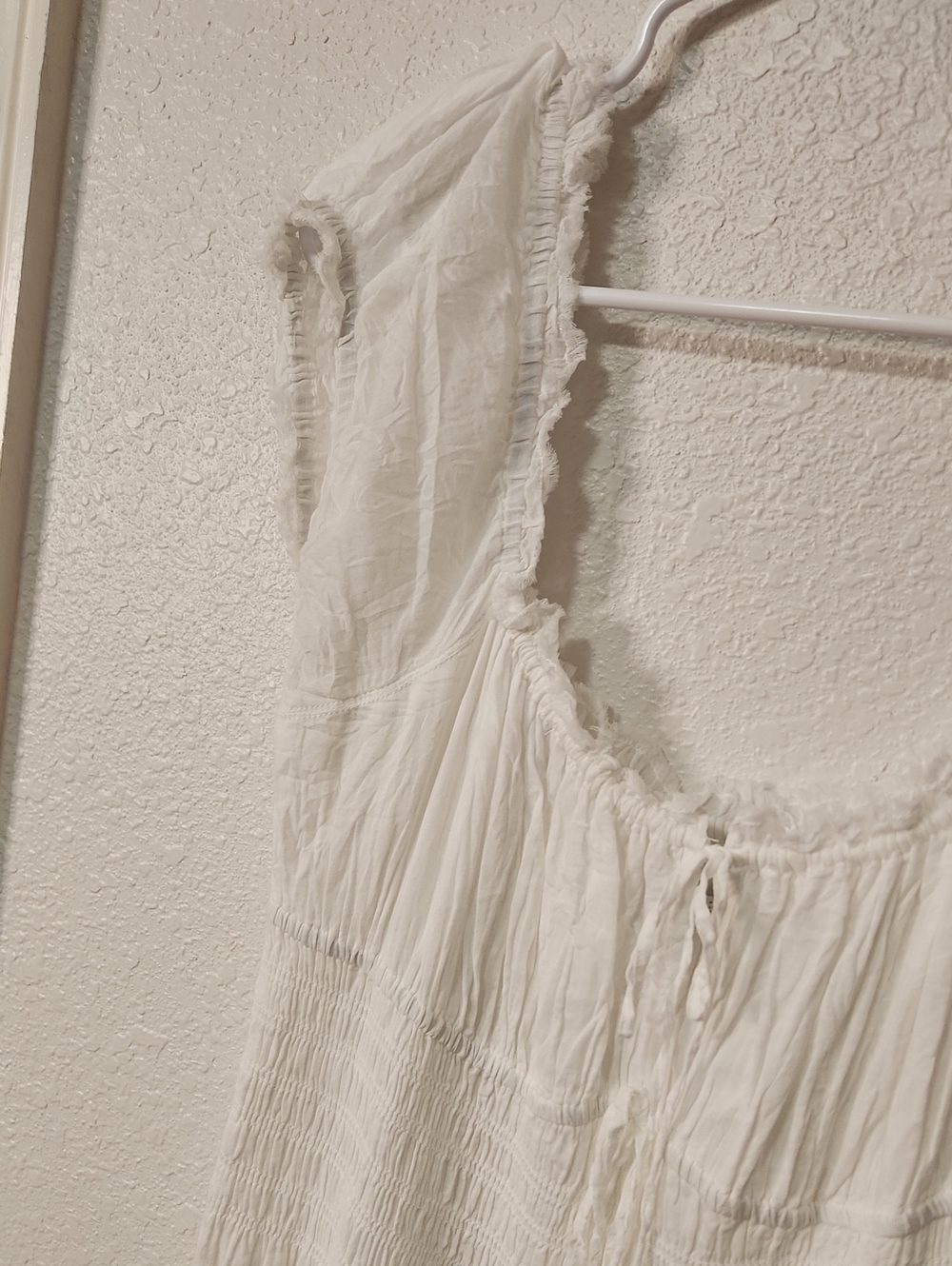 261.Kimchi Blue NWOT White Cotton Smocked Maxi Dress with Puff Sleeves - Picture 4 of 7